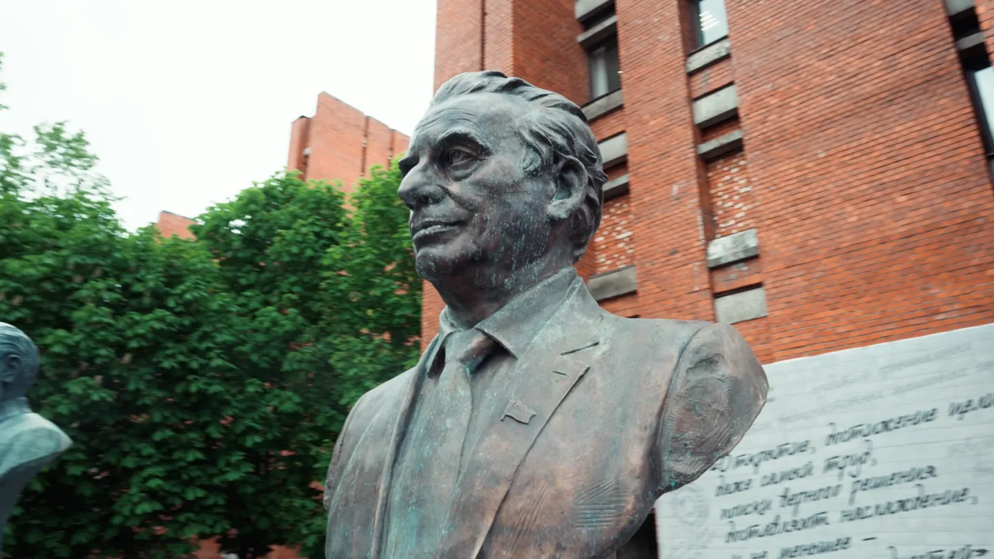 Юбилейный фильм ЛЭТИ 140 лет — кадр 13
